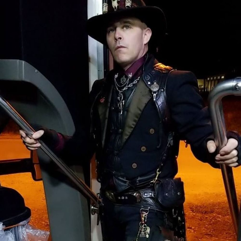 Meet your Posher, Cedric